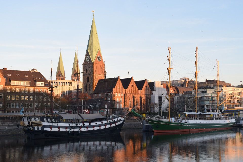 Bremen: Private Christmas Market Tour - Festive Ambiance