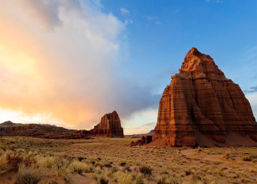 Capitol Reef Day Tour & Hike - Exploring Canyons and Bridges