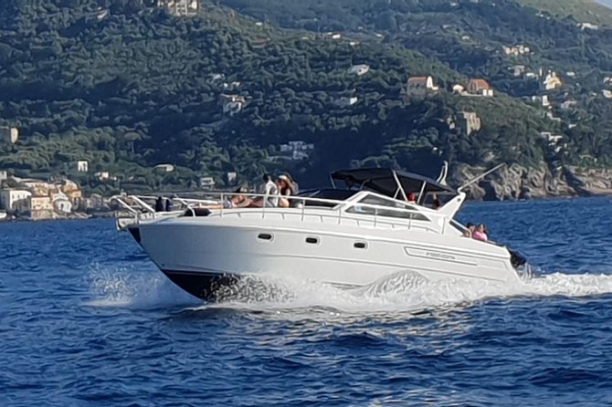 Capri by Boat With a Shared Tour Departing From Sorrento - MSH - Meeting and Pickup