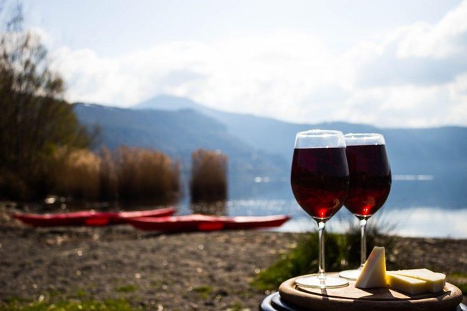 Castel Gandolfo Kayak Tour With Wine and Food Tasting - Tasting the Flavors of Castel Gandolfo