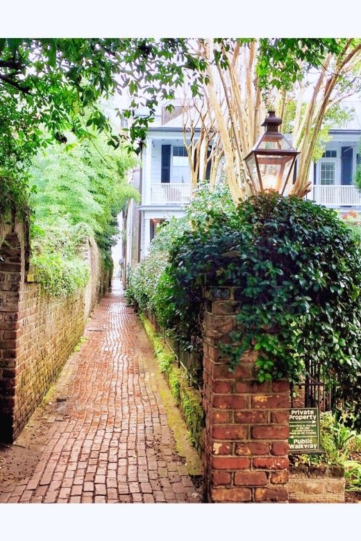 Charleston: Hidden Alleyways Walking Tour With Museum Ticket - Itinerary and Highlights