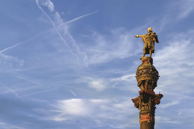 Columbus Monument Lookout: Scenic Ramblas, Sea and Montjuïc Views - Accessing the Observation Deck