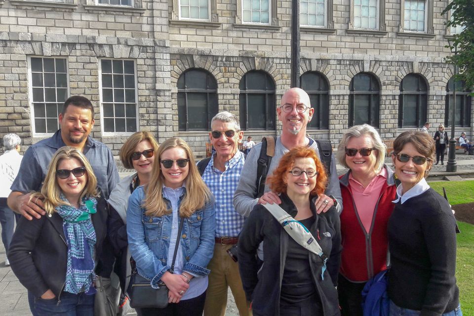 Dublin: Fast-Track Book of Kells Ticket & Dublin Castle Tour - Itinerary Highlights