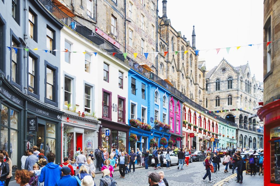 Edinburgh Old Town: Professional Photoshoot & Edited Photos - Photoshoot Duration