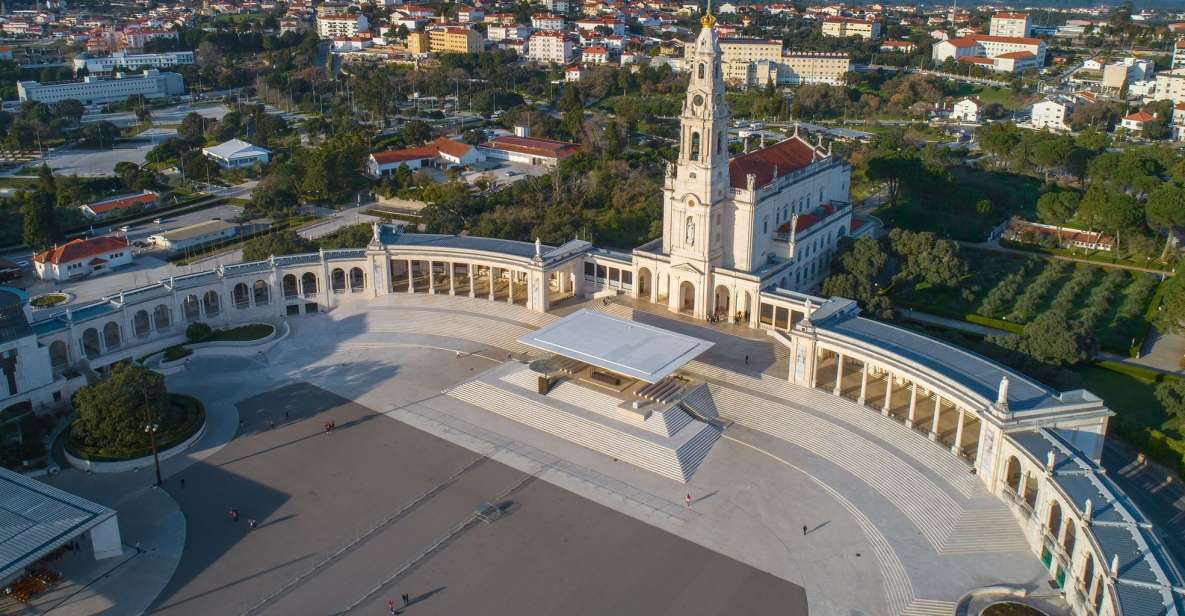 Fatima, Nazare & Obidos: Full-day Trip and Private Transport - Visiting Fatimas Sanctuary