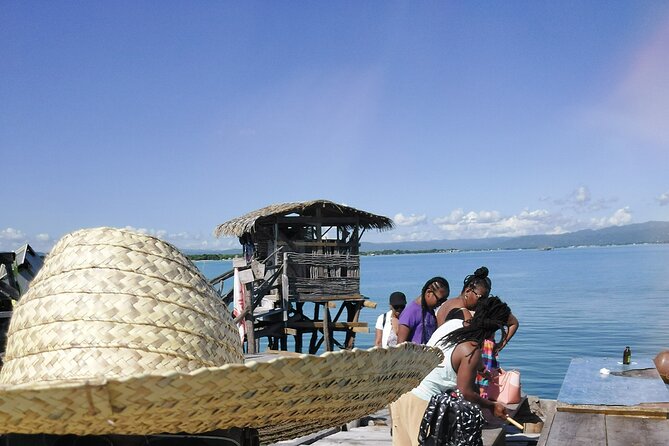 Floyds Pelican Bar and Lovers Leap Day Tour - Inclusions and Amenities