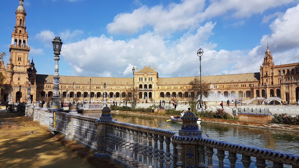 From Malaga: Seville Day Trip With Real Alcázar Tickets - Itinerary Highlights