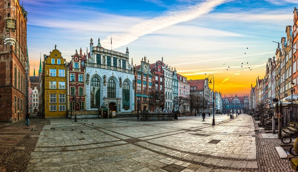 Gdansk Old Town: German Influence Walking Tour - Cultural and Historical Insights