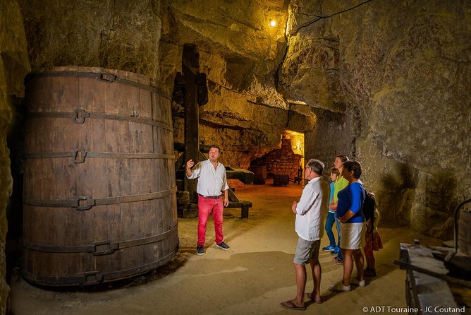 Guided Tour of the Museum - Tasting - Operational Hours