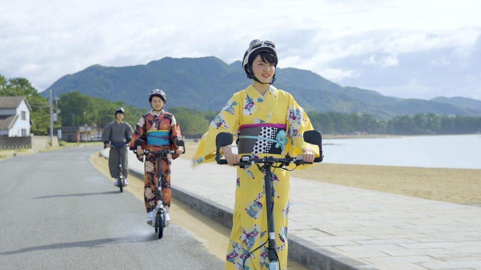 Hagi City: Ride an Electric Kickboard Around the Town of Hagi - Kimono Experience