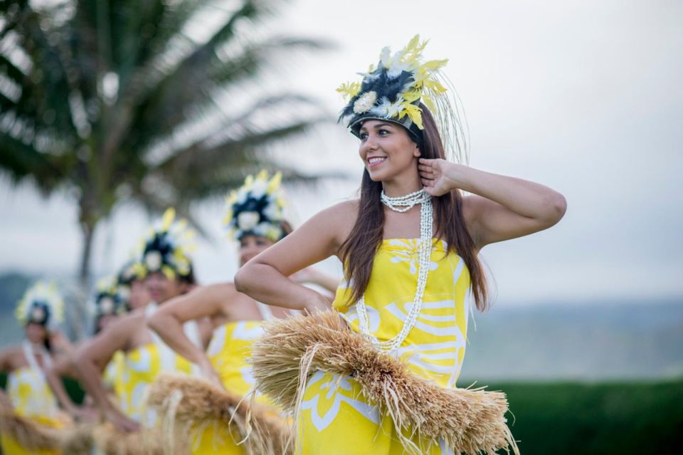 Haleakalā Sunset Spectacle: Maui's Heavenly Evening - Witnessing the Vibrant Sunset