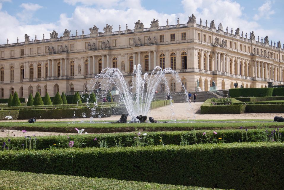 Half Day Versailles Palace & Gardens Tour From Versailles - Fountain Shows and Musical Gardens