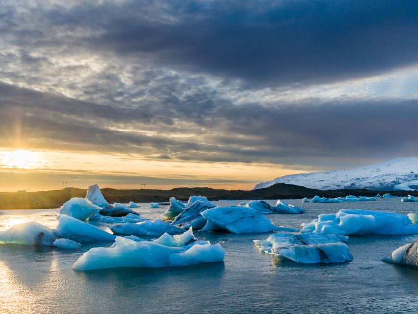 Jökulsárlón Floating Glacier & Diamond Beach Day Tour - Unforgettable Experience