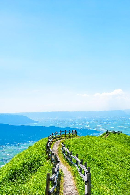 Kyushu: Aso Volcano, Onsen, & Kumamoto Castle Full-Day Trip - Itinerary Highlights