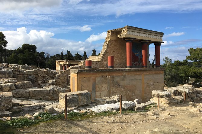 Labyrinth of Knossos Skip-The-Line Ticket With Tour Guide - Knossos Palace Highlights