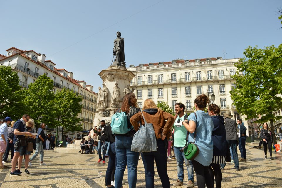 Lisbon: History, Culture, & Current Affairs Walking Tour - Visiting the Santa Justa Lift