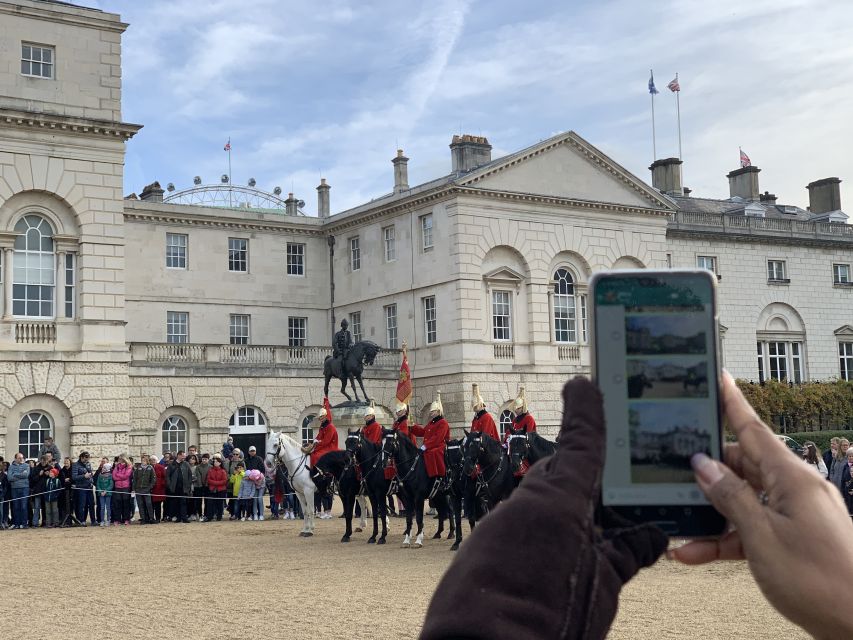 London: Changing of the Guard Private Group or Family Tour - Highlights of the Tour