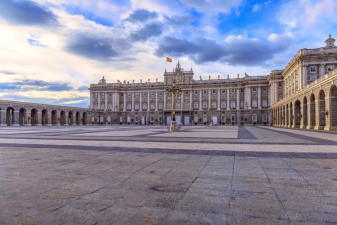 Madrid Historical Guided Tour - Discover Oldest Buildings