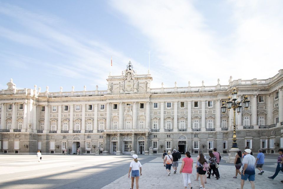 Madrid: Royal Palace Tour, Flamenco Show, & Tapas With Drink - Culinary Experience