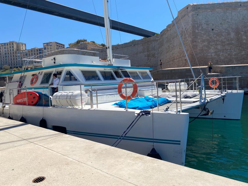 Marseille: Catamaran Sunset Cruise, Dinner & Drinks - Onboard Amenities