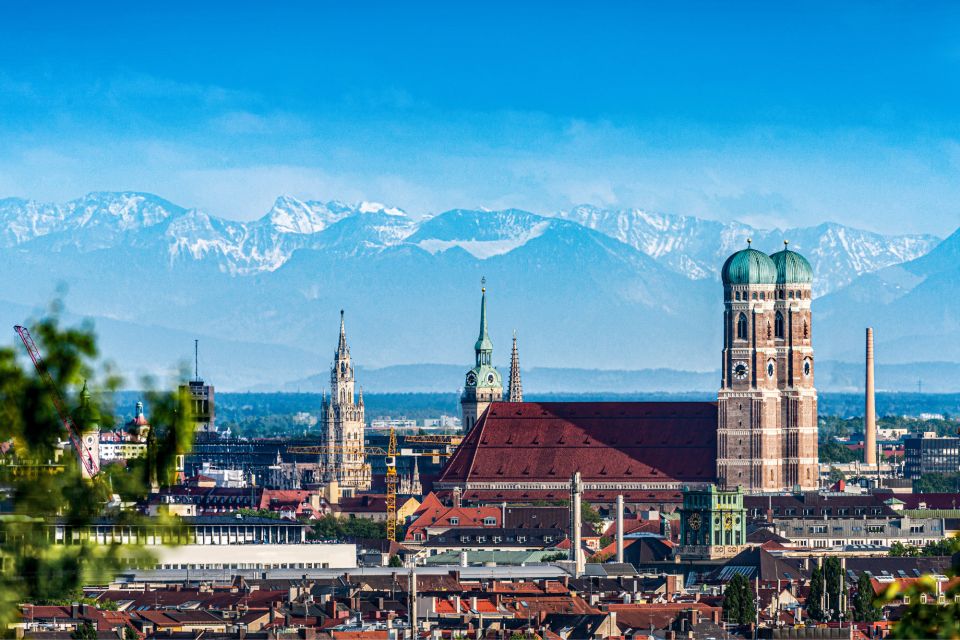 Munich: Highlights Self-Guided Scavenger Hunt and Tour - Highlights and Attractions