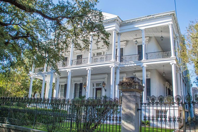 New Orleans Garden District Walking Tour Including Lafayette Cemetery No. 1 - Meeting Point and Logistics