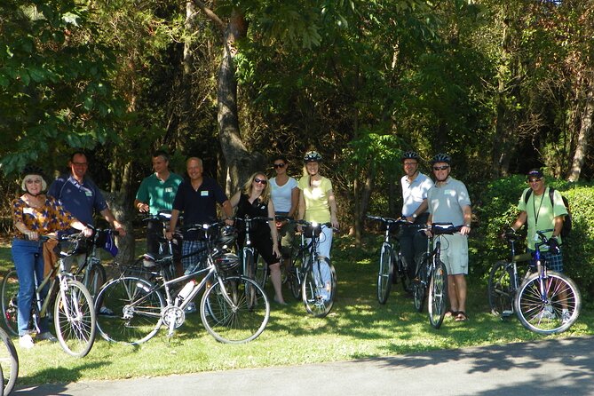 Niagara Wine and Cheese Bicycle Tour With Local Guide - Tasting Niagaras Finest Wines