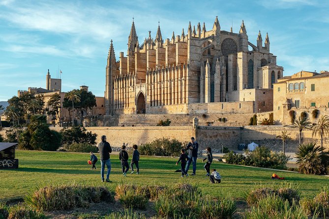 Palma Cathedral & Surroundings PRIVATE TOUR With Ticket Included - Old Town Exploration