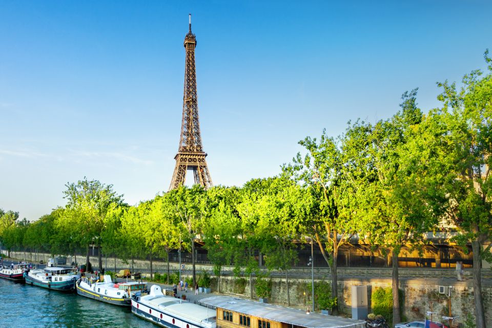 Paris: Highlights Self-Guided Scavenger Hunt and Tour - Highlights and Features