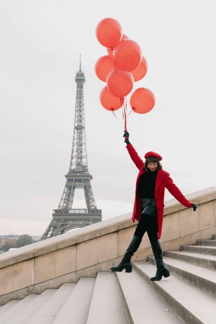 Paris: Photoshoot With a Professional Photographer - Capturing Parisian Moments