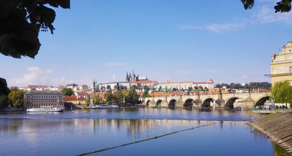 Prague: 2.5-Hour Walking Tour W/ 45 Minute Boat Ride - Highlights of the Walking Tour