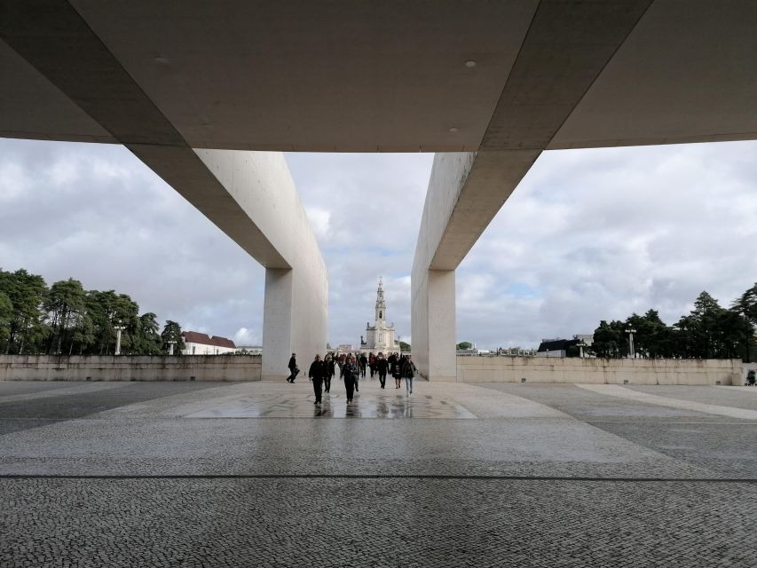 Private Full Day Tour - Fatima, Batalha, Nazare and Obidos - Fatima - Altar of Faith