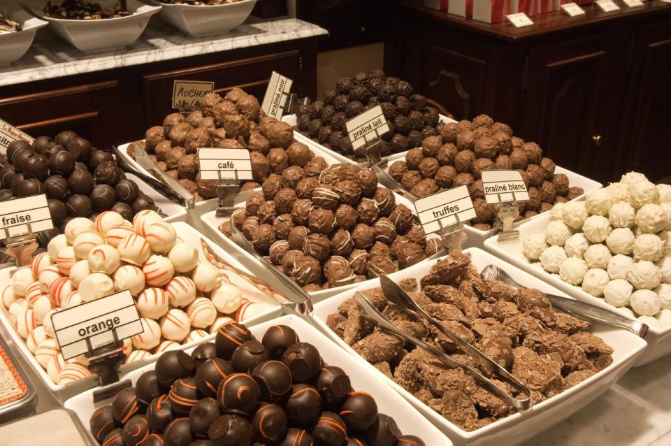 Private Guided Tour of Bruges' Iconic Sites & Chocolate - Itinerary Highlights