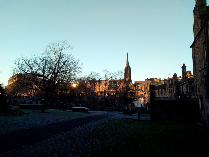 Private Tour: History and Mystery in Edinburghs Old Town - Architectural Splendor of St. Giles