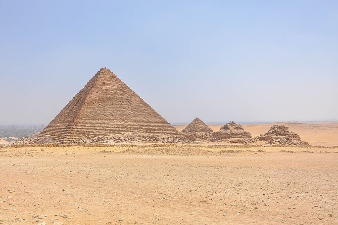 Pyramids of Egypt Day Tour: Giza Pyramids, Sakkara and Dahshur Pyramids - Tour Features