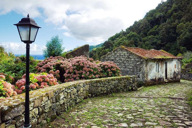 Sanguinho Hike From Ponta Delgada - Exploring Ribeira Dos Caldeirões