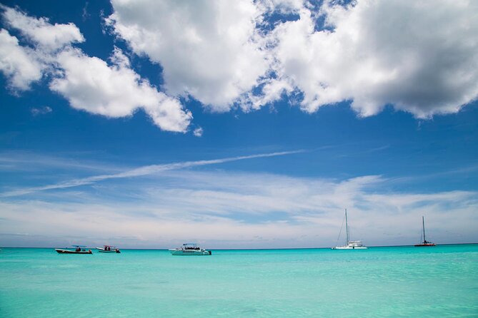 Saona Island Full Day: Natural Pool & Catamaran Cruise With Lunch - Refreshments and Beverages Onboard