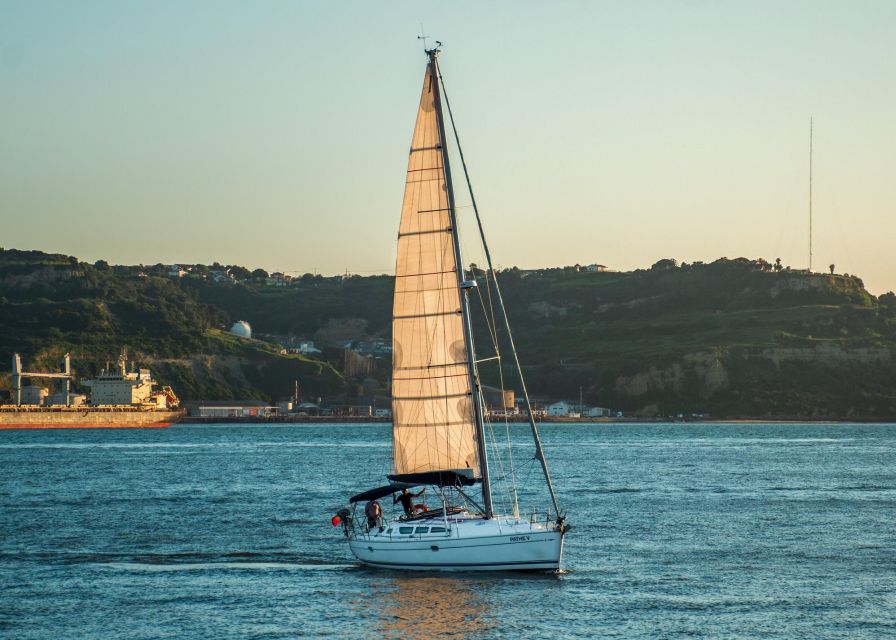 Tagus: Sailboat Private Tour - Included Amenities