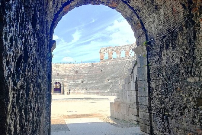 Tour to the Arena Di Verona at the Gladiators Time - Location and Meeting Point