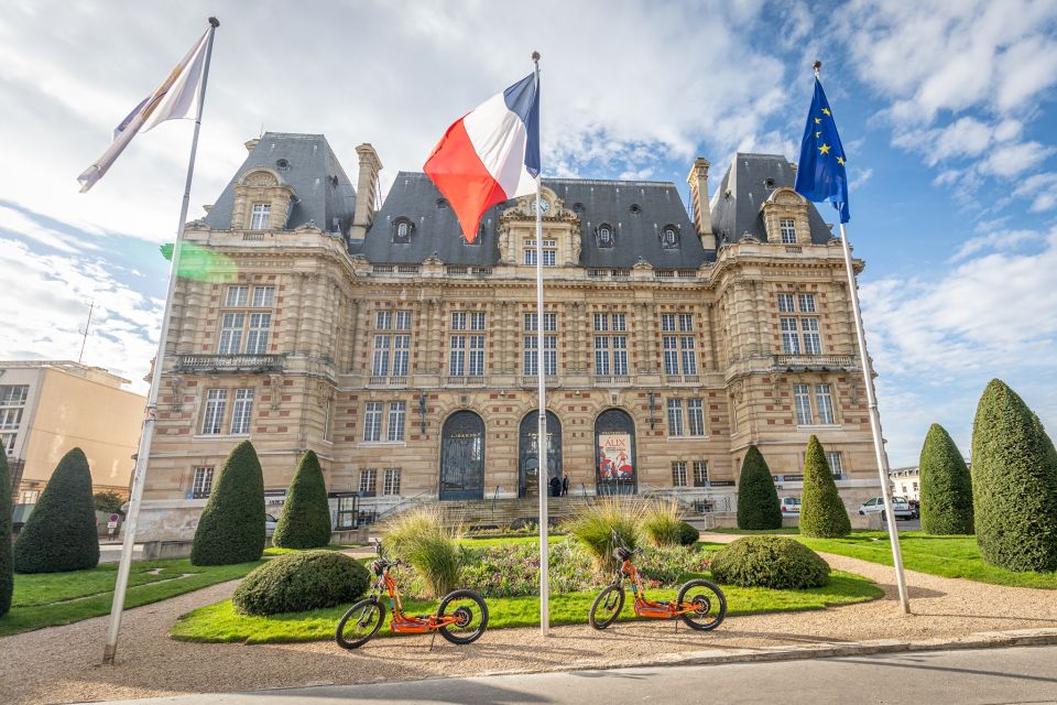 Versailles: Electric Scooter Rental - Discovering Historic Districts and Landmarks