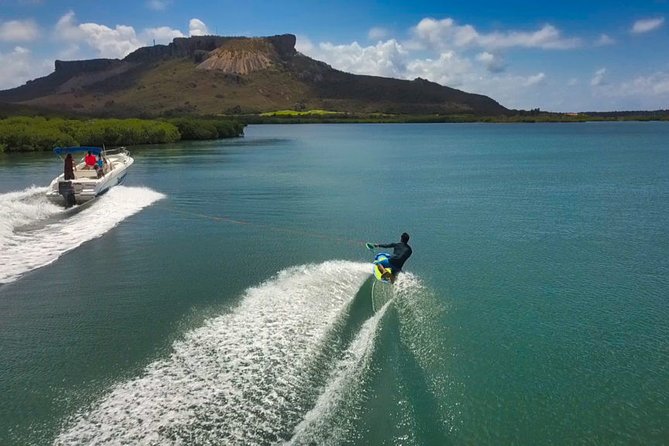 Wake & Knee Board, Water Ski - Suitability for Different Skill Levels