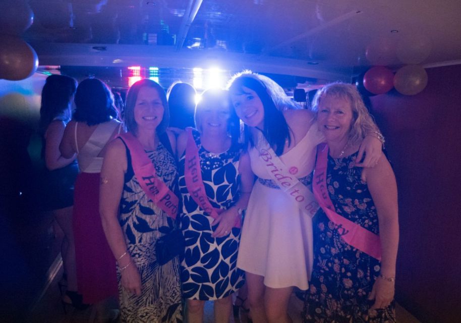 York: Party Cruise With Welcome Drink, Dinner, and DJ Music - Included in the Package