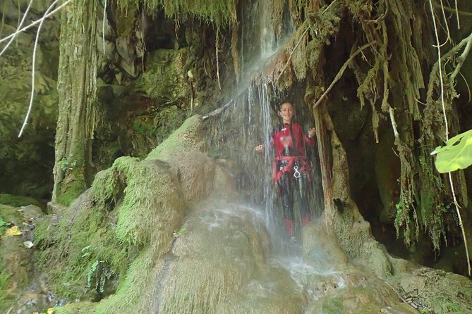 Zarzalones Canyoning Trip Lv.2 - Inclusions and Exclusions