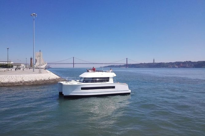 1H Power Catamaran up to 18 People in Lisbon - Meeting Point and Departure Details