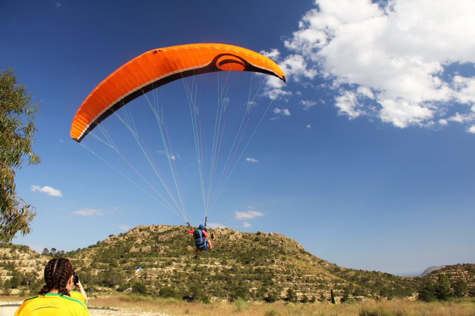 Alicante and Santa Pola: Tandem Paragliding Flight - Meeting Point and Safety