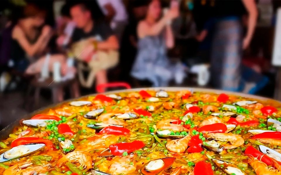 Alicante: Old Town Walking Tour & Paella Show - Cooking Experience Details