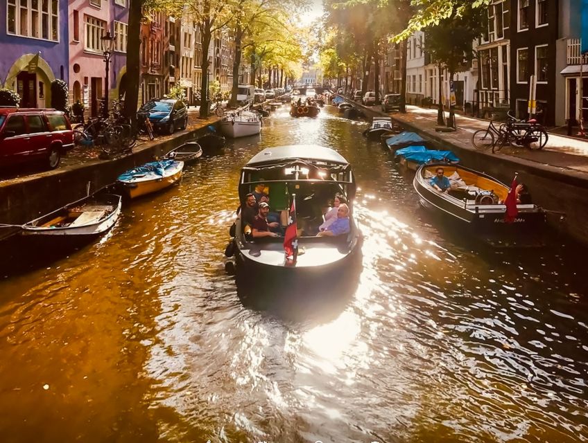 Amsterdam: Smoke and Lounge City Boat Cruise - Departure Location and Route