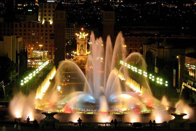 Barcelona Best Views: Old Town, Cable Car, Montjuic Castle & Magic Fountain Show - Walking Through Old Town