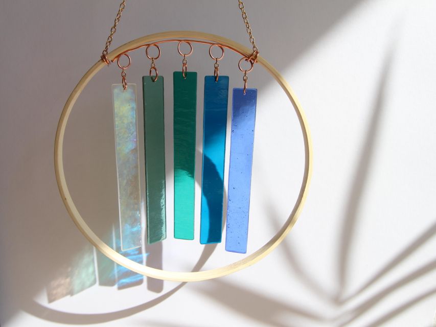 Barcelona: Glass Crafting Workshop, Create Your Suncatcher! - Group Size and Languages