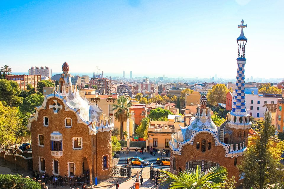 Barcelona: Sagrada Familia and Park Guell Small-Group Tour - Tour Highlights